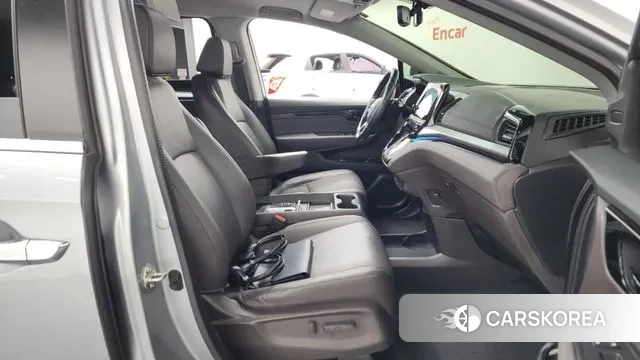 Honda Odyssey 2018 Серебряный из Кореи, фото 2