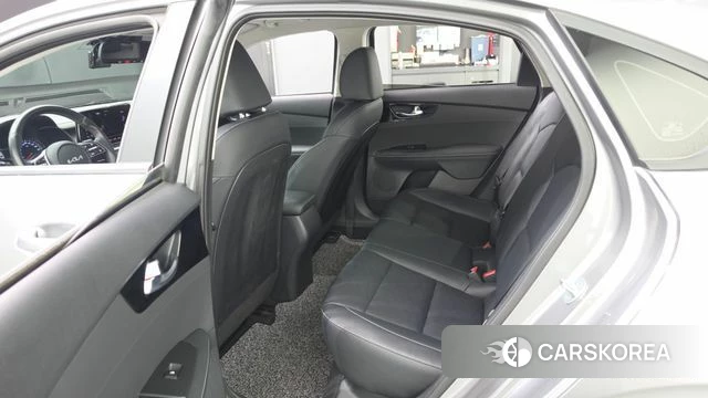 Kia The New K3 2nd generation 2023 Серый из Кореи, фото 2