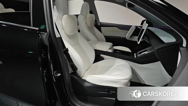 Tesla Model Y 2025 Черный из Кореи, фото 2