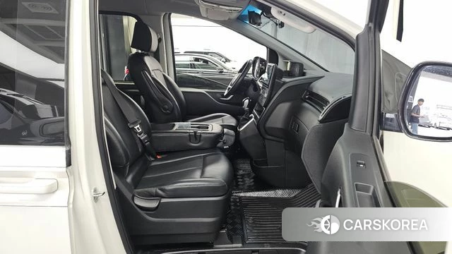Hyundai Staria 2021 Белый из Кореи, фото 2