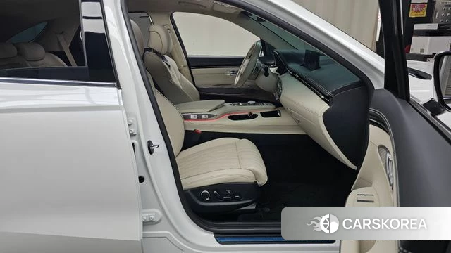 Genesis GV70 2024 Белый из Кореи, фото 2