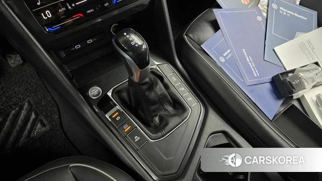Volkswagen Tiguan second Generation 2022 Серый из Кореи, фото 2