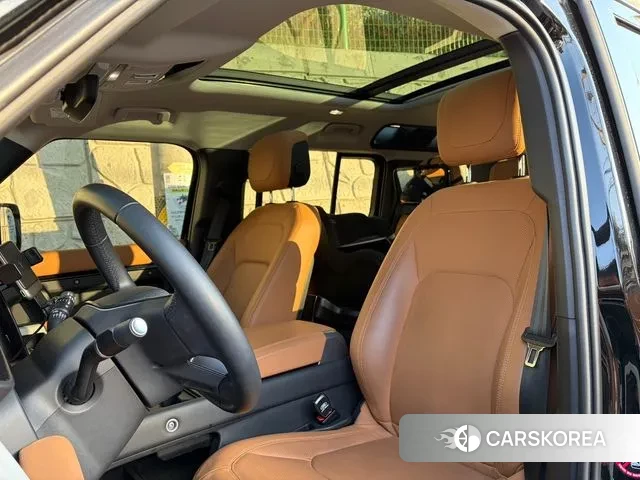 Land Rover Defender (L663) 2023 Черный из Кореи, фото 2