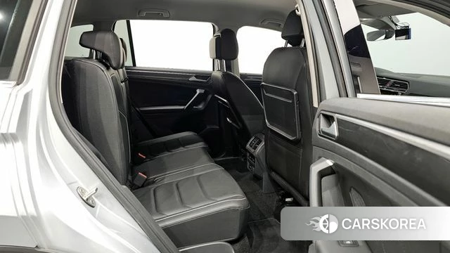 Volkswagen Tiguan second Generation 2020 Серебряный из Кореи, фото 2