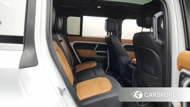 Land Rover Defender (L663) 2024 Белый из Кореи, фото 2