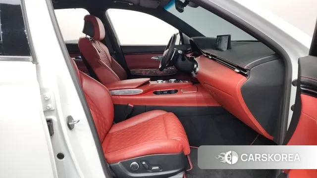 Genesis GV70 2021 Белый из Кореи, фото 2