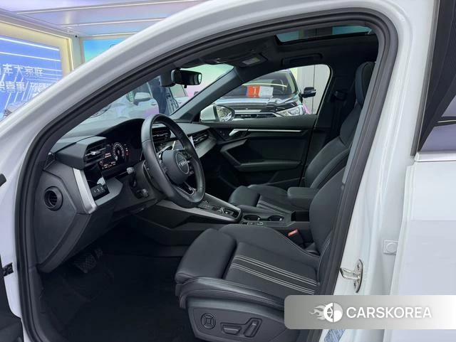 Audi A3 2023 Белый из Китая, фото 2