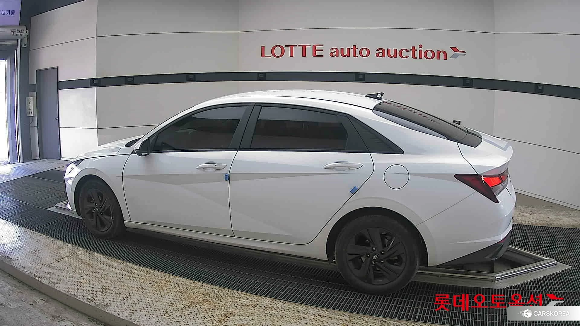 Hyundai Avante 2023 Polar White из Кореи, фото 2