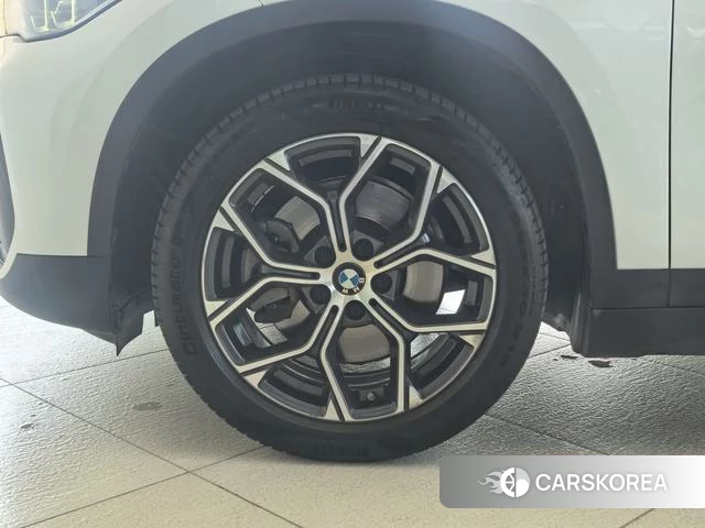 BMW X1 2021 Белый из Китая, фото 2