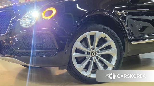 Bentley Bentayga 2020 Черный из Кореи, фото 2