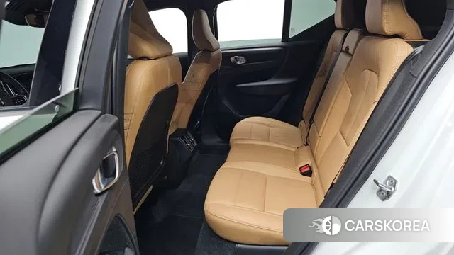 Volvo XC40 2021 Белый из Кореи, фото 2