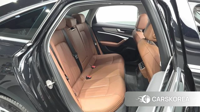 Audi A6 (C8) 2023 Черный из Кореи, фото 2
