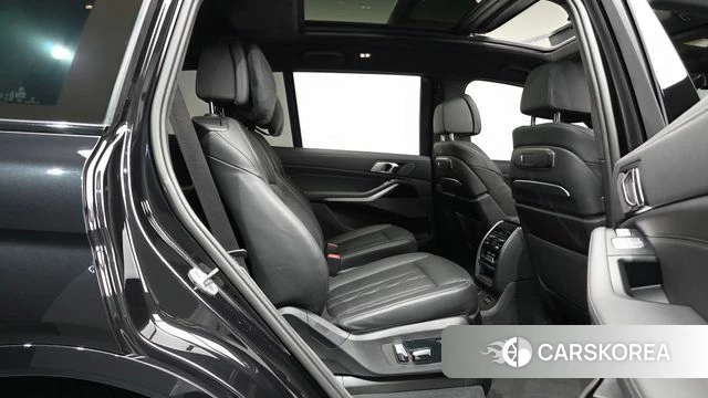 BMW X7 (G07) 2023 Черный из Кореи, фото 2