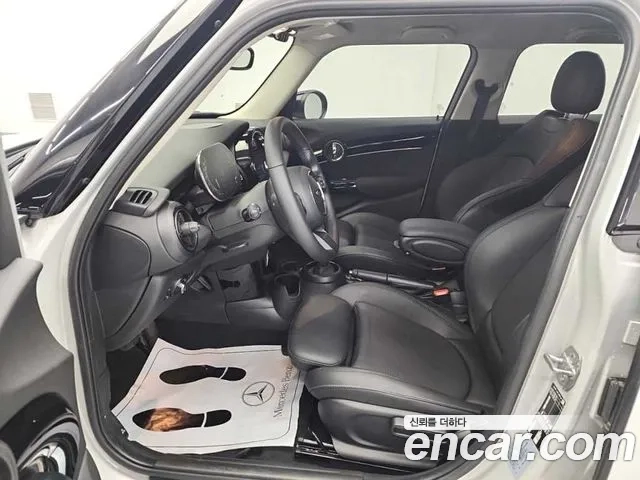 Mini Cooper 2022 Серебряный из Кореи, фото 2