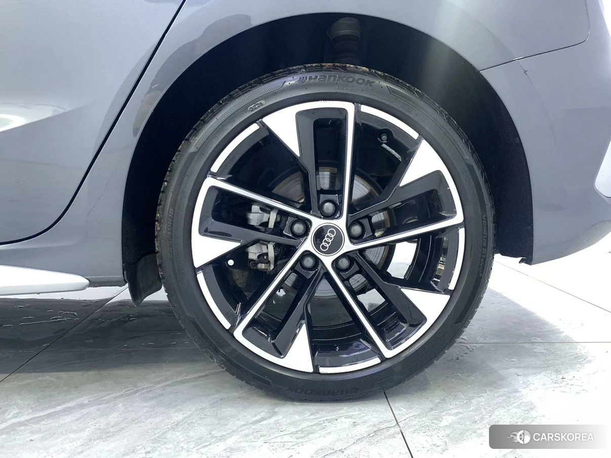 Audi A3 2023 Темно-серый из Китая, фото 2