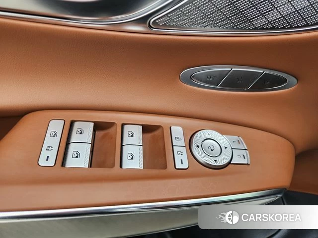 Genesis GV70 2021 Белый из Кореи, фото 2