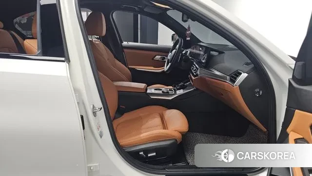 BMW 3 Series (G20) 2022 Белый из Кореи, фото 2