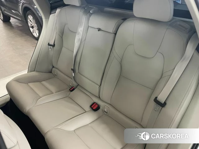 Volvo XC60 second Generation 2025 Белый из Кореи, фото 2