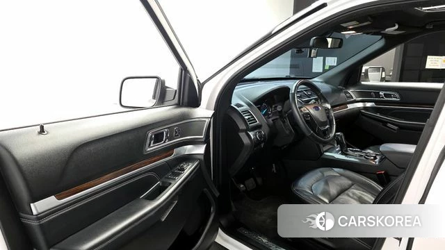 Ford Explorer 2018 Белый из Кореи, фото 2