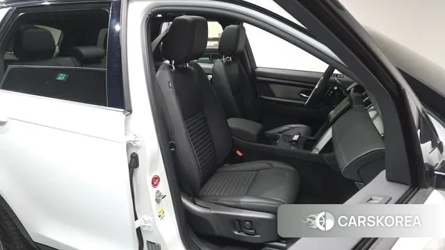 Land Rover Discovery Sports 2nd Generation 2025 Белый из Кореи, фото 2