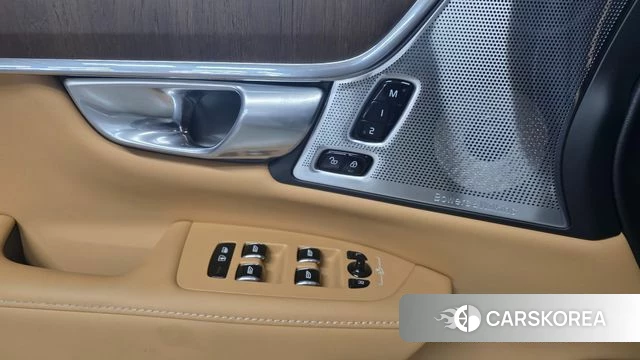 Volvo S90 2023 Белый из Кореи, фото 2