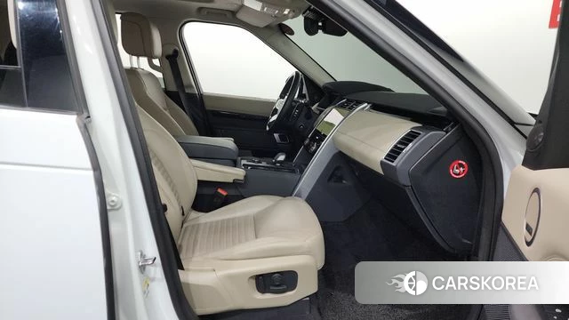 Land Rover Discovery 5 2021 Белый из Кореи, фото 2
