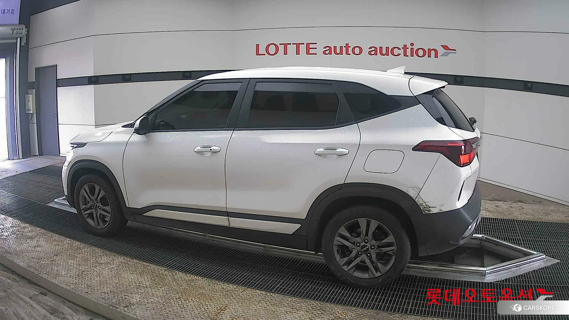 Kia Seltos 2023 Snow White Pearl из Кореи, фото 2