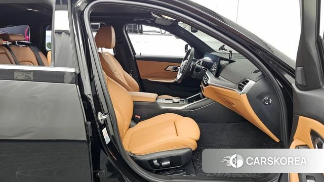 BMW 3 Series (G20) 2023 Черный из Кореи, фото 2