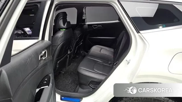 Kia Sportage 5th Generation Hybrid 2023 Белый из Кореи, фото 2