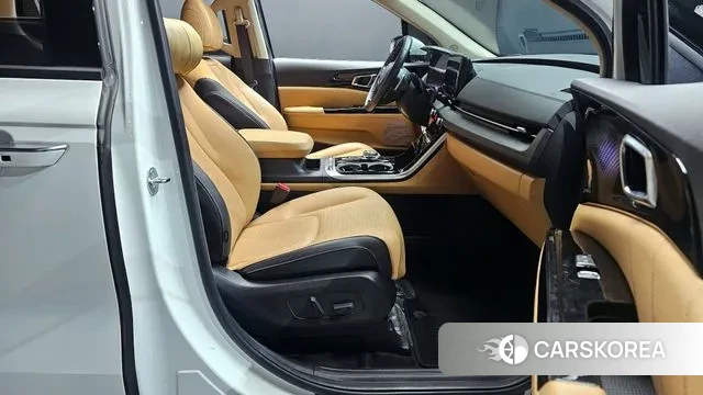 Kia Carnival 4th generation 2023 Белый из Кореи, фото 2