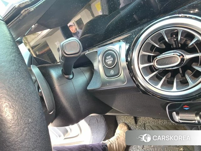 Mercedes-Benz GLB-Class X247 2021 Белый из Кореи, фото 2