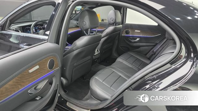 Mercedes-Benz E-Class W213 2022 Черный из Кореи, фото 2