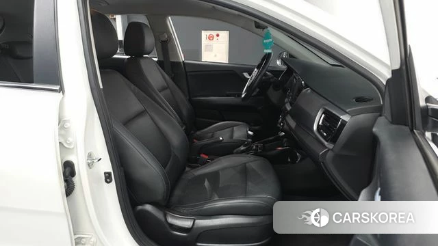 Kia Stonic 2018 Белый из Кореи, фото 2
