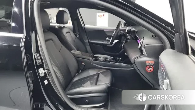 Mercedes-Benz A-Class W177 2024 Черный из Кореи, фото 2