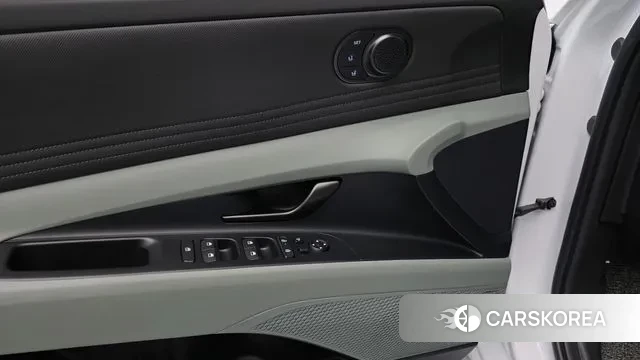 Hyundai The New Avante (CN7) 2024 Белый из Кореи, фото 2