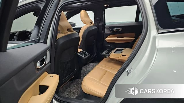 Volvo V60 Cross-Country 2nd Generation 2020 Серебряный из Кореи, фото 2