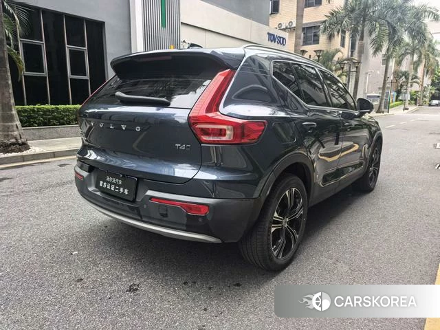 Volvo XC40 2022 Синий из Китая, фото 2