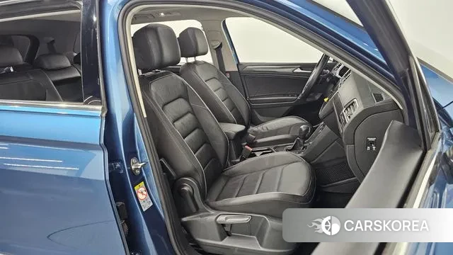 Volkswagen Tiguan Allspace 2020 Синий из Кореи, фото 2
