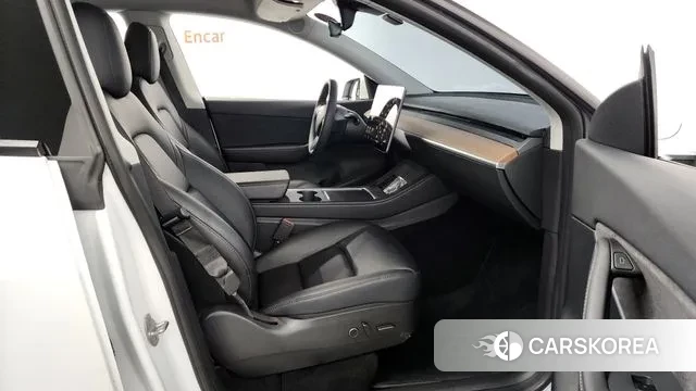 Tesla Model Y 2021 Белый из Кореи, фото 2