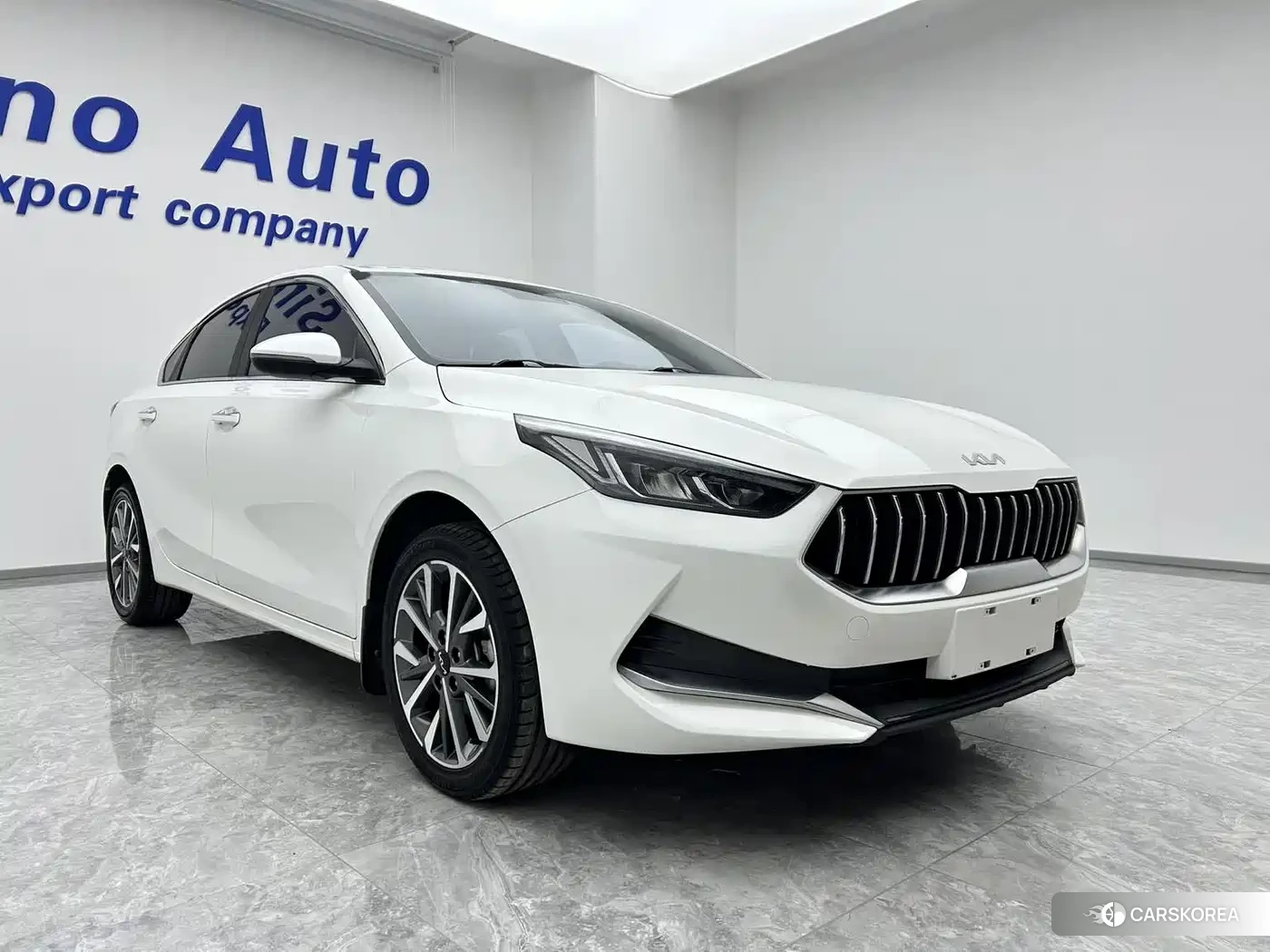 Kia K3 2022 Белый из Китая, фото 2