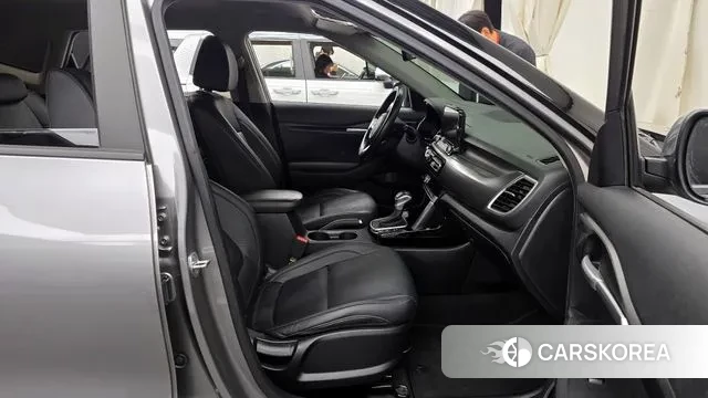 Kia Seltos 2021 Серый из Кореи, фото 2