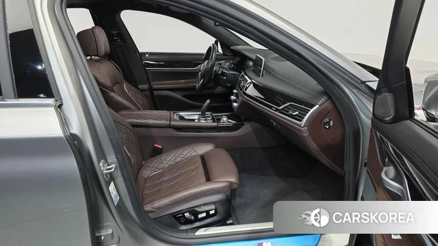 BMW 7 Series (G11) 2021 Серебряный из Кореи, фото 2