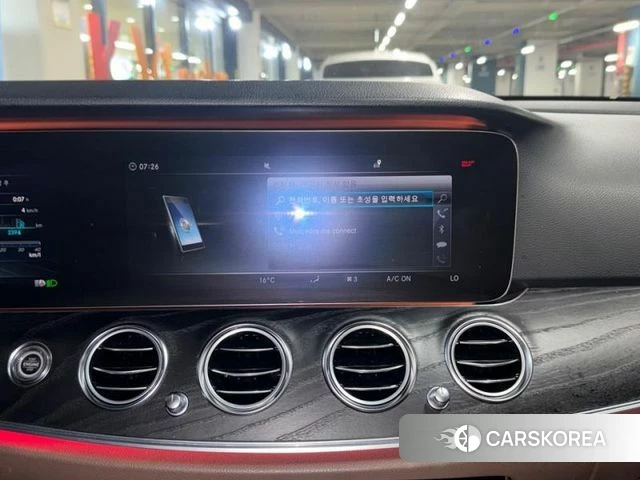 Mercedes-Benz E-Class W213 2018 Черный из Кореи, фото 2