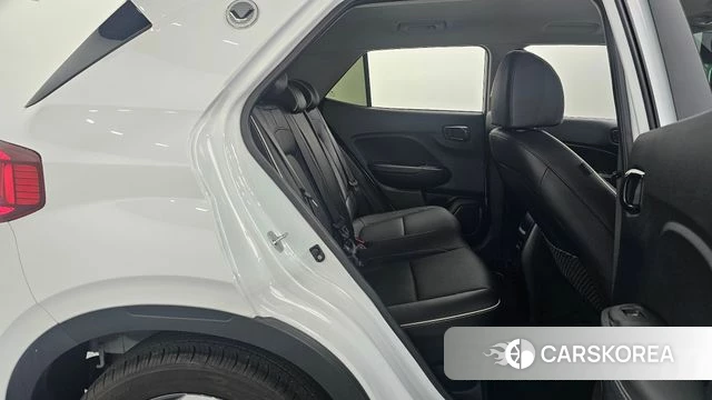 Hyundai Venue 2023 Белый из Кореи, фото 2