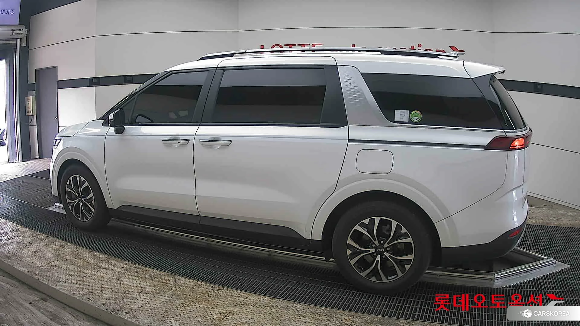 Kia Carnival 2023 Белый из Кореи, фото 2
