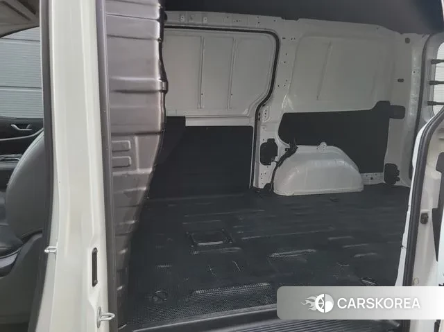 Hyundai Staria 2023 Белый из Кореи, фото 2