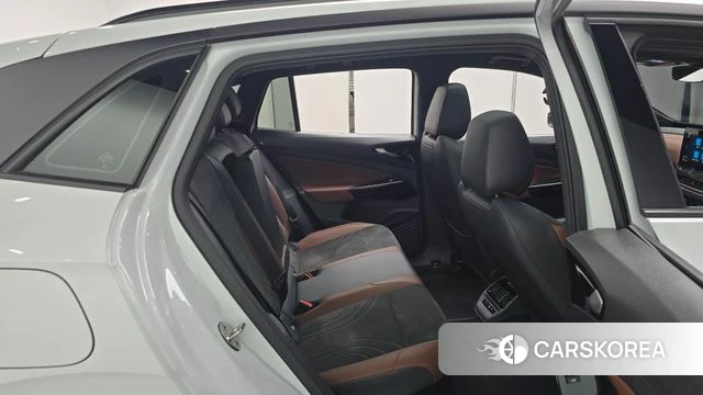 Volkswagen ID.4 2023 Белый из Кореи, фото 2