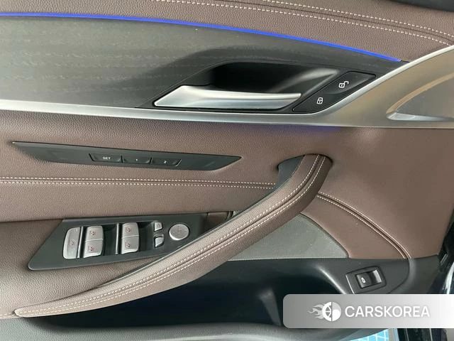 BMW 5 series 2023 Черный из Китая, фото 2