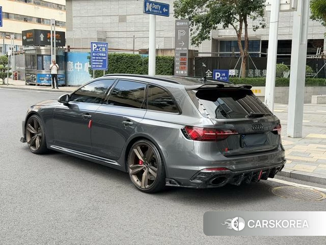 Audi RS 4 2021 Темно-серый из Китая, фото 2