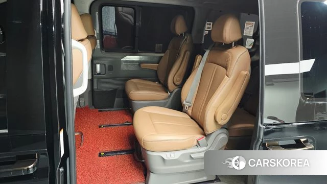 Hyundai Staria 2024 Черный из Кореи, фото 2